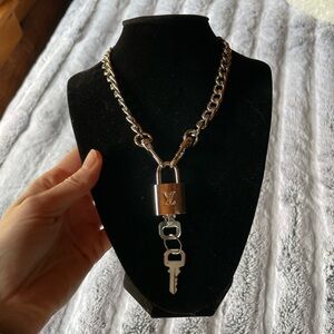 Authentic Louis Vuitton Silver Lock with 2 Keys #315